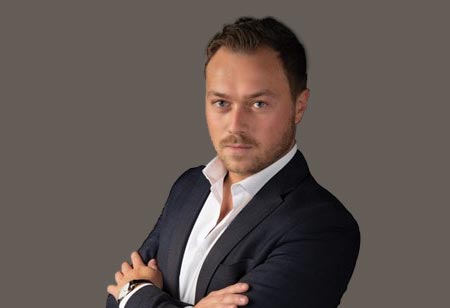 Intuitive Automatic Dosing Systems for Small Chemical Weighing process